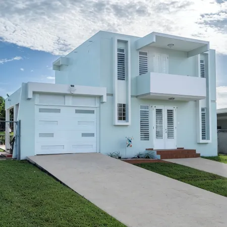 Cozy House with a Hot Tub, Solar Panels in the Stunning Beach area of Boquerón. Отели в г. Бокерон