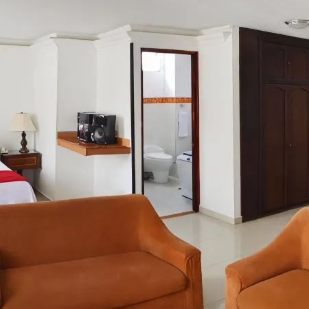 Hotel Plaza Versalles
