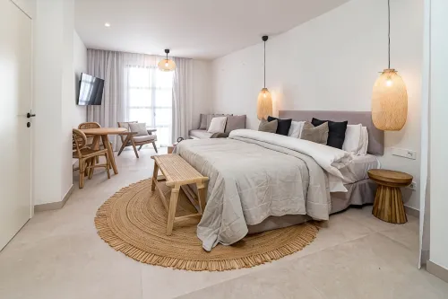 A4- Seaclub Suites by Roomservices - Condos