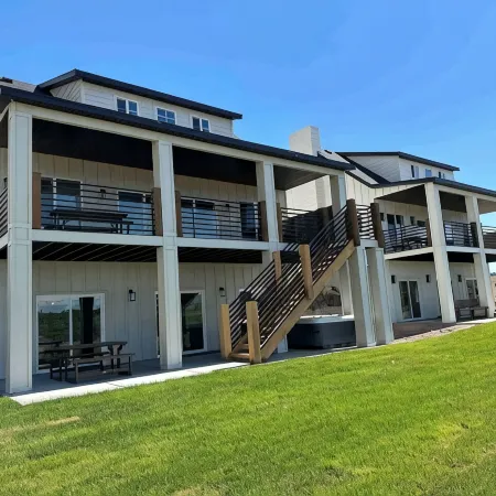 Luxury Farm Home @ Stoney Farms w/ Private Hot Tub