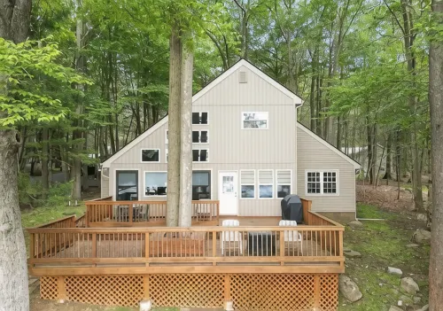 Lakefront w/ PrivateDock Fishing Beach 2Kayaks Firepit Fireplace Foosball - Homestays