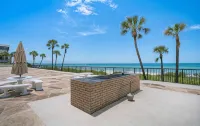 Newly Remodeled 2/2 Gulf Front Corner Condo with Amazing Balcony Living Space - 4 stjerner