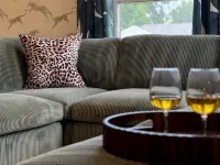 Jungle-Inspired 4BR Oasis - Peaceful & Private - 4 stjerner