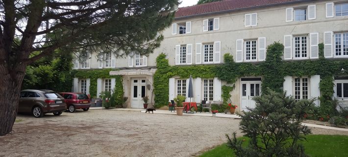 Grand Appartement Luxueux, Ξενοδοχεία στην πόλη Cognac