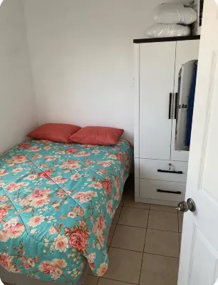 Charming 2-bedroom house with WiFi, AC, hot water  in peaceful Santa Ana Отели в г. 