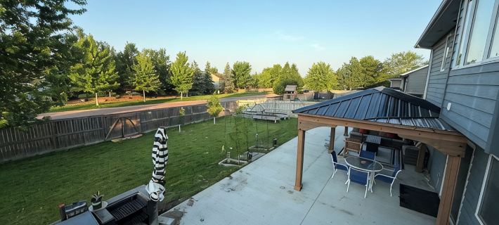 Relaxing 4-bedroom Retreat with Cozy Patio in Sioux Falls & 2 full kitchens Hotels in Sioux Falls