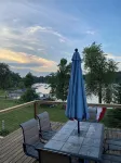 Spacious 4-bedroom 3-bathroom lake house on Shriner Lake in Columbia City. - Wifi
