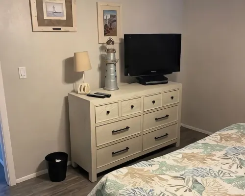 Sunrise, Suntan, Sunset Repeat! Coastal Getaway! 2 Bd, Pet Friendly, Fenced Yard Hotels in Holiday