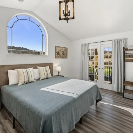 Happy Trails West Inn