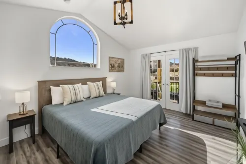 Happy Trails West Inn - Mountain View