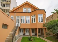 Casa Rietsch - parking