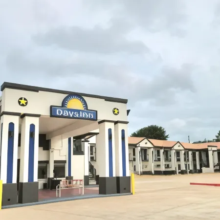 Days Inn by Wyndham Orange