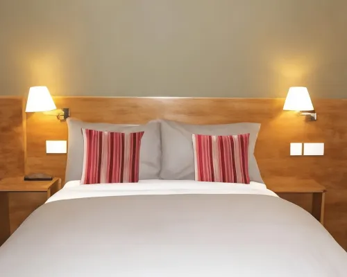Leith House Hotels near ليث