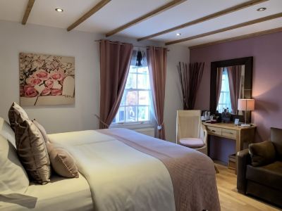 Bath House Hotel & Restaurant