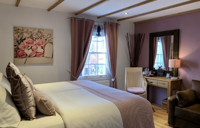 Bath House Hotel & Restaurant
