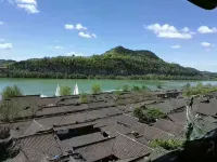 Hejia Dyeingfang Inn (Yuzhong Ancient City Branch) - Mountain view
