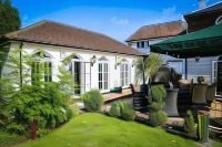 Angmering Manor Hotel - Pools