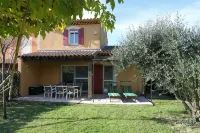 Cozy holiday home 7p in holiday park with large swimming pool in Arles, wifi, air conditioning - Hot Tub