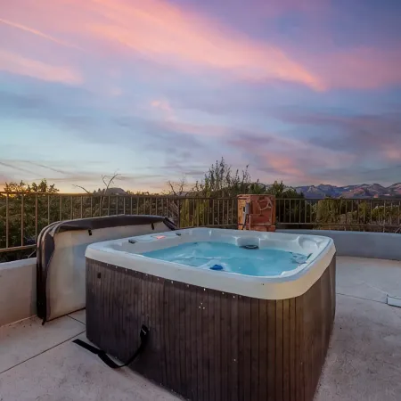 Peaceful Luxury West Sedona Heated Pool & Hot Tub