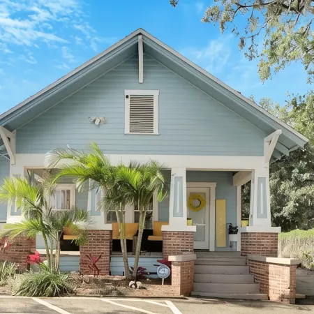Beaches, Downtown, Breweries, Trail, Gameroom, Bikes, Kayaks & Fully Renovated!