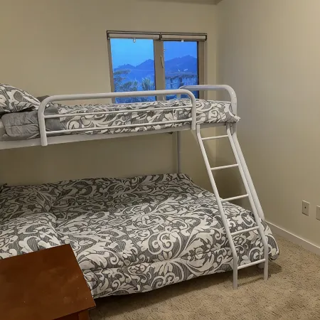 Large Lakefront 3 Bed Condo With Gorgeous Osoyoos Lake and Mountain Views