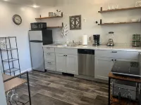Hudson River View Suite-idyllic getaway with fireplace & private deck-75 min NYC - Apartments