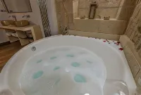 Le Nicchie Luxury Rooms - Hot Tub