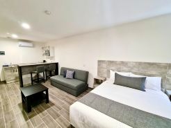 SR Hotel