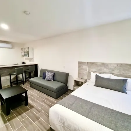 SR Hotel