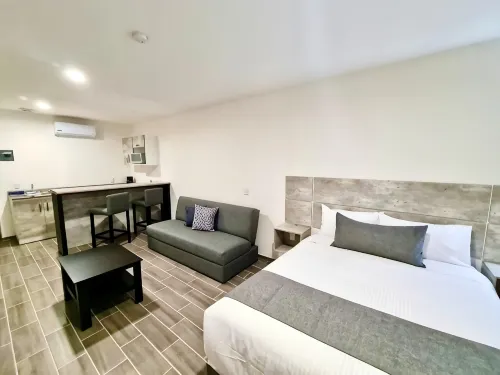 SR Hotel