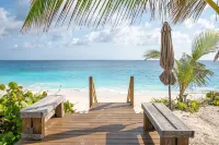 The Breakwater- Heated Pool with Swim up Bar on Sandy, Secluded Beach! - Vila