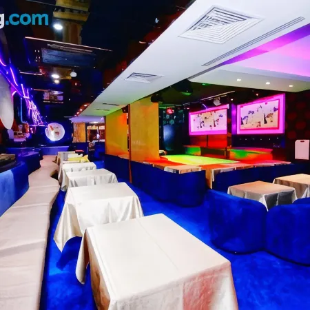 Royal Falcon Hotel Отели рядом с достопримечательностью «Дейра»