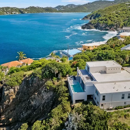 Beautiful SeaCrown Estate-Oceanfront- 6Br 5.5BA with Pool