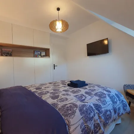 Quiet apartment with exceptional sea view on the heights of Erquy comfort + parking