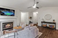 Central Cornelius Lake Norman 3 Bdrm Home-Chalkboard Wall-Firepit-Grill & More - Wifi