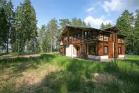 Lesnaya Rapsodiya Hotel - parking