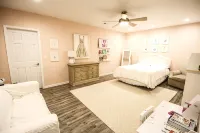 A Luxury Family Mill Creek Lake Retreat