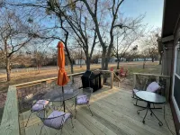Lake Texoma Retreat•Boat Parking•Fire Pit•Sleeps 9 - WiFi