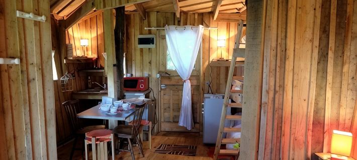 Cabane Dans les Arbres - Tree House Hotels in Mayenne