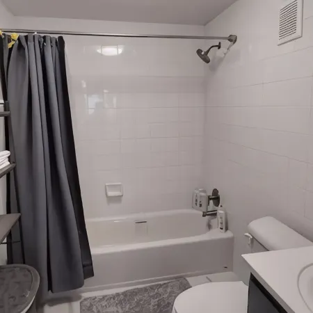2 Bedroom Apt overlooking harbour