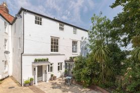 The Old Morgan Period 3 Bed Duplex