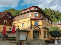 Stylish vacation apartment Zum Dorfladen Rathen in the heart of Saxon Switzerland Hotels in Rathen