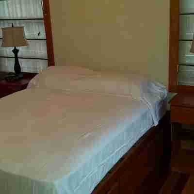 Purple Pearl Cottage with a Pool and Modern Amenities Rooms