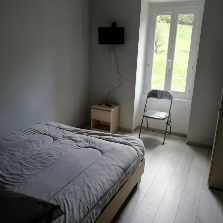 Country house Marmanhac (CANTAL)