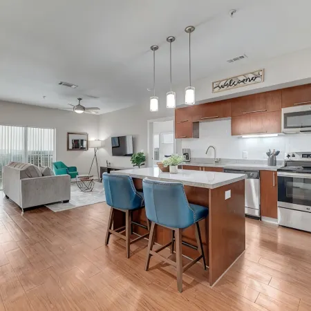 Plush 2Br Cal King Suite Close to Everything