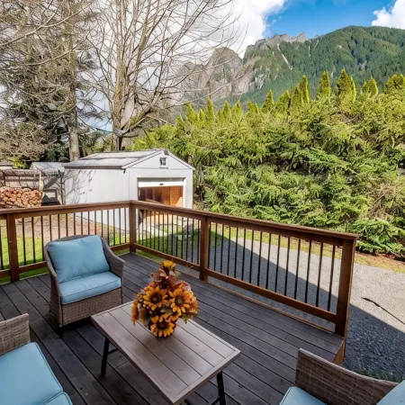 Unique/modern/Mt Si/Shopping