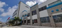 Surfrider Resort Hotel
