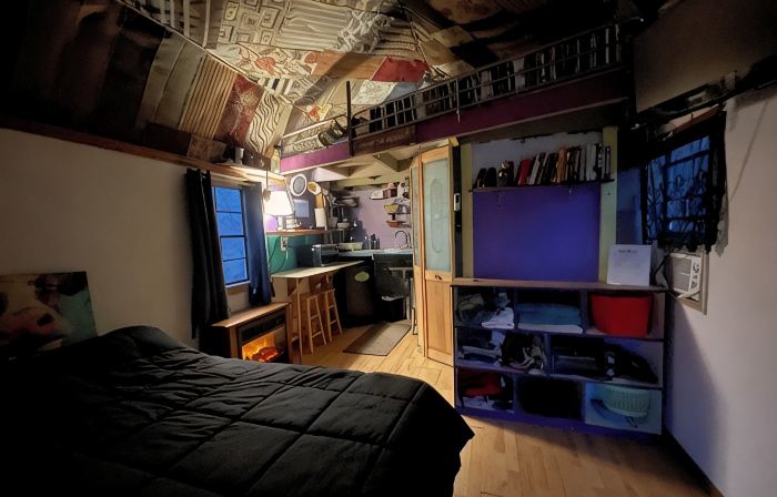 Tiny home overlooking the river with SPECTACULAR VIEWS and lots of extras!