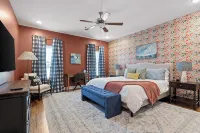 Lookout Getaway: Luxury 4 Bedroom, Rooftop Deck - 4-Star