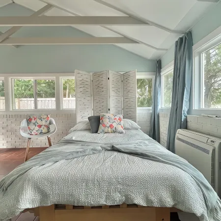 Modern 3-bedroom house in Wilmington with a HUGE yard and Bonus Sunroom